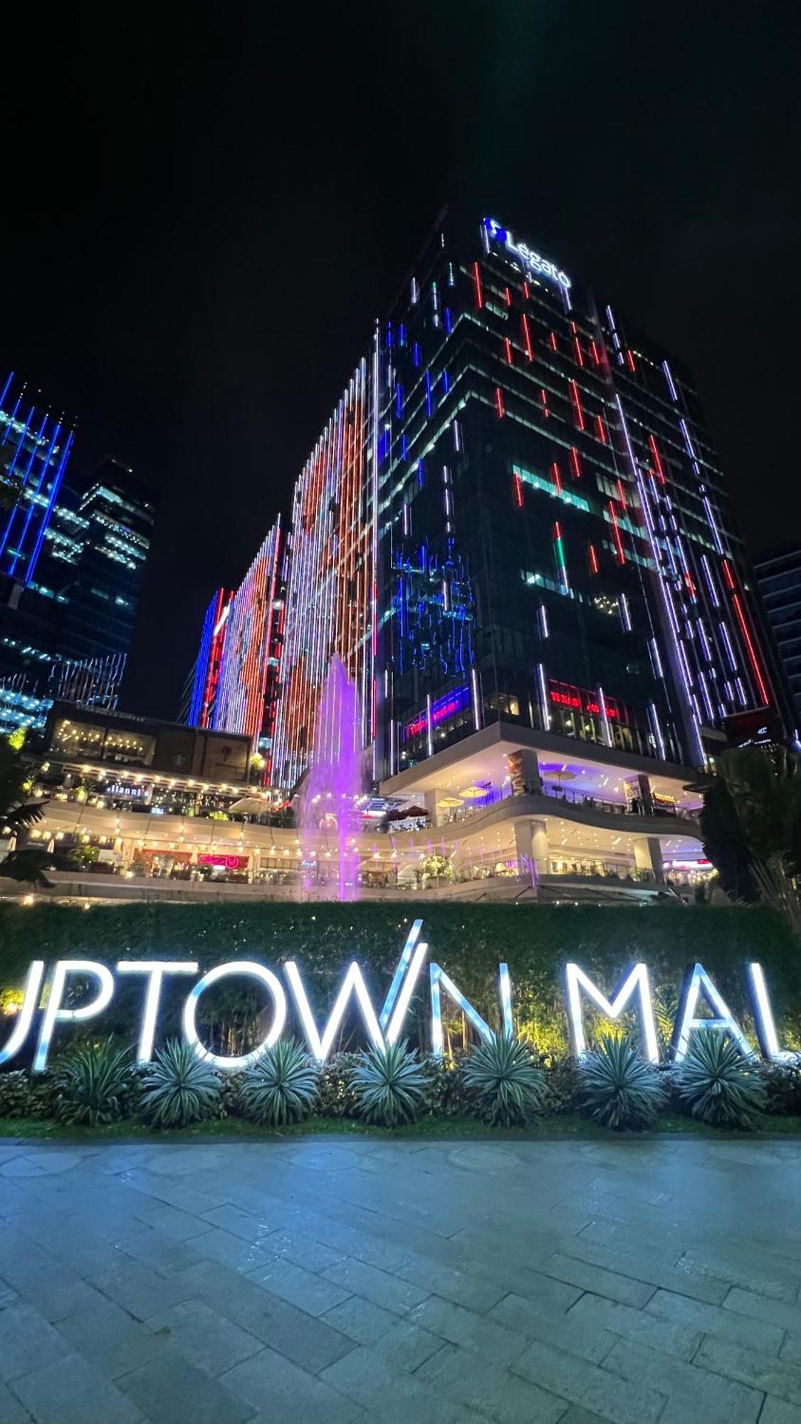 La Palazzo - Across Uptown Mall & Grand Hyatt Bgc Taguig Exterior foto